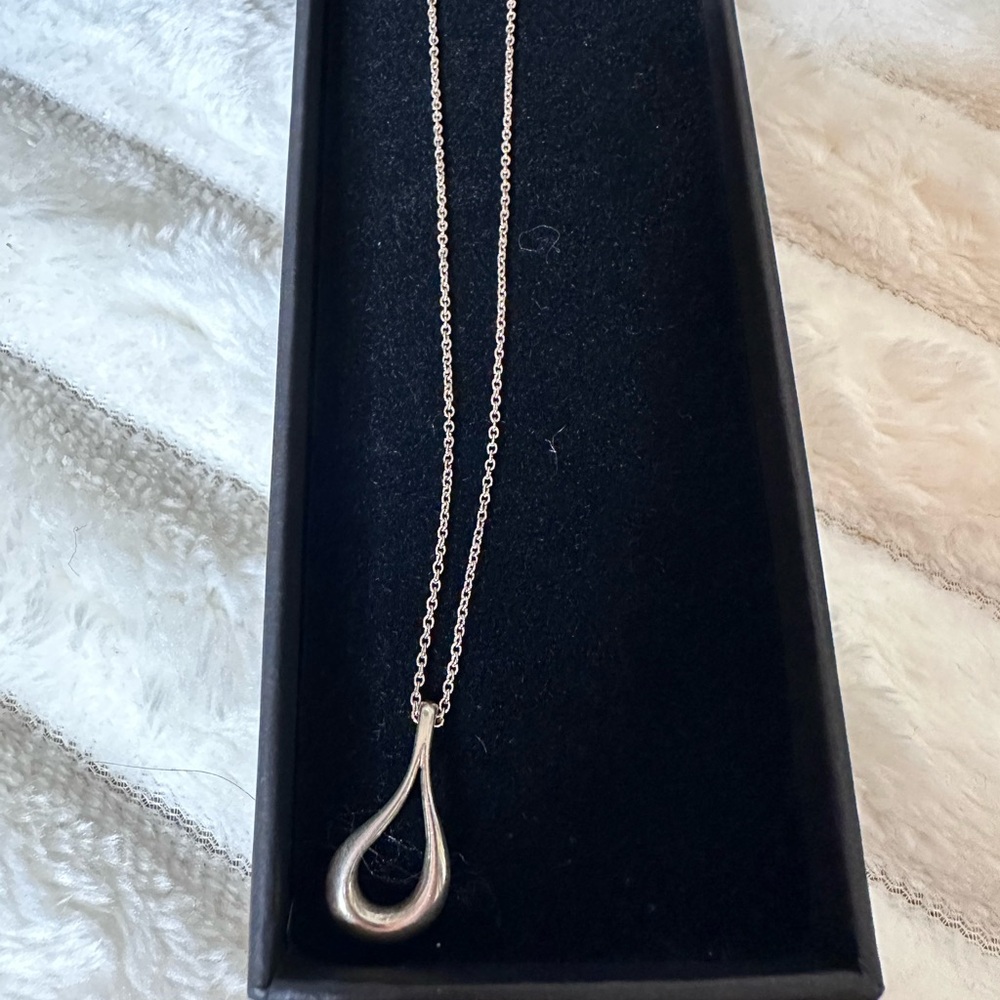 Tiffany & Co. Elsa Peretti Teardrop Pendant Necklace‎ 18” Sterling Silver - Picture 3 of 5